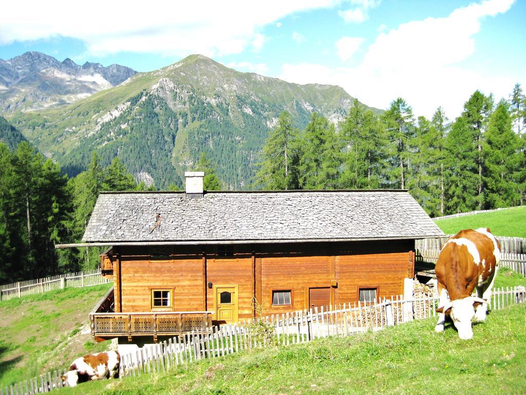 Almhuette Adlerhorst Villa Heiligenblut Exterior photo